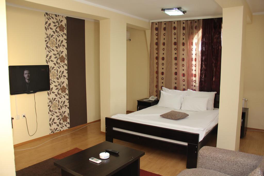 Garni Hotel Rile Men Ni Quarto foto