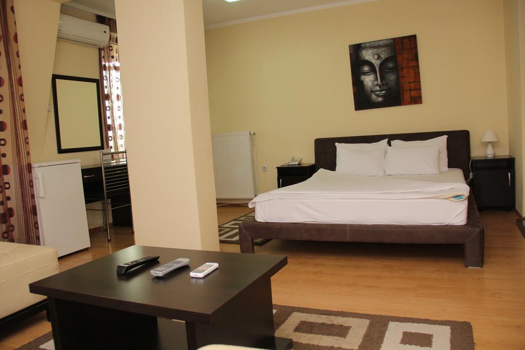 Garni Hotel Rile Men Nis Quarto foto