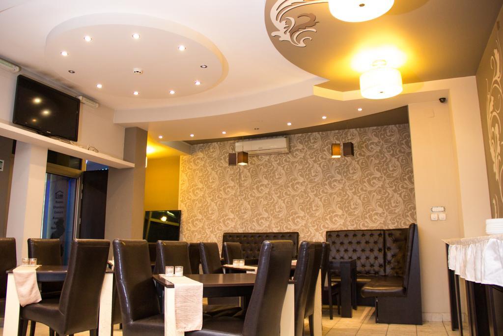 Garni Hotel Rile Men Nis Exterior foto