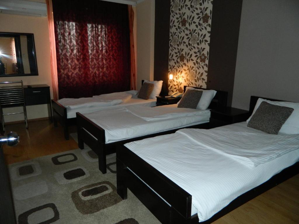 Garni Hotel Rile Men Nis Quarto foto