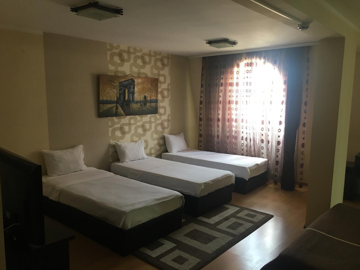 Garni Hotel Rile Men Nis Exterior foto
